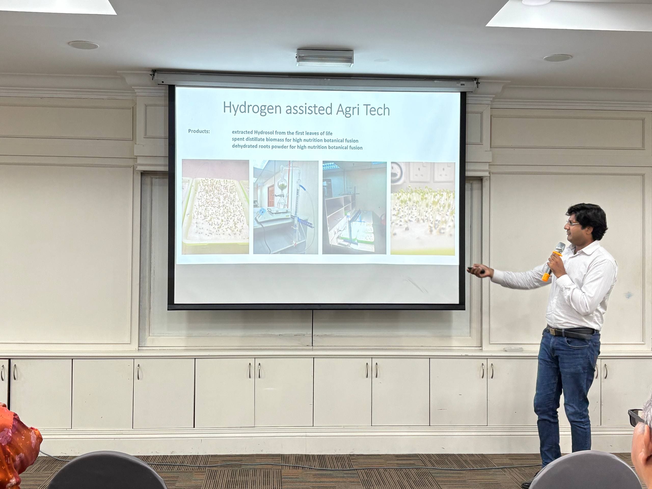 6251303094239039813 (1)